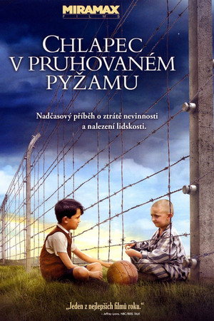 Chlapec v pruhovaném pyžamu